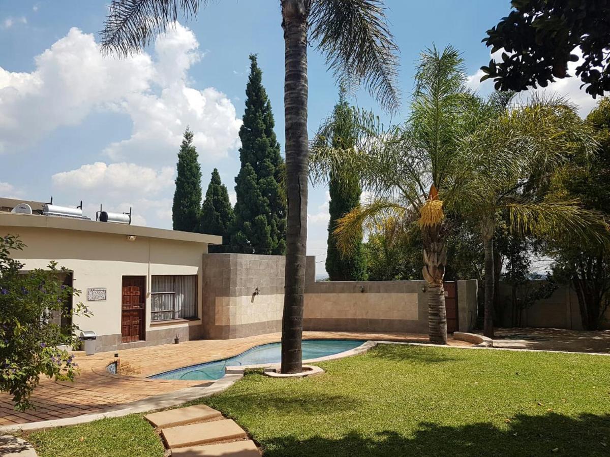 Private Apartments & Biz Stays Pretoria-Noord Esterno foto