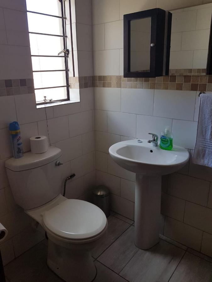 Private Apartments & Biz Stays Pretoria-Noord Esterno foto