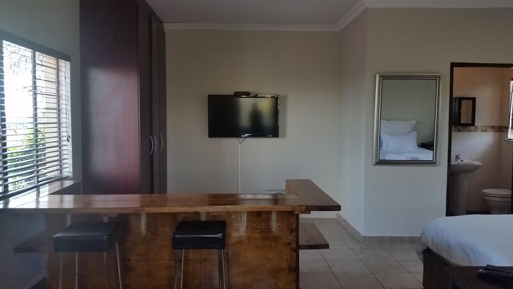 Private Apartments & Biz Stays Pretoria-Noord Esterno foto