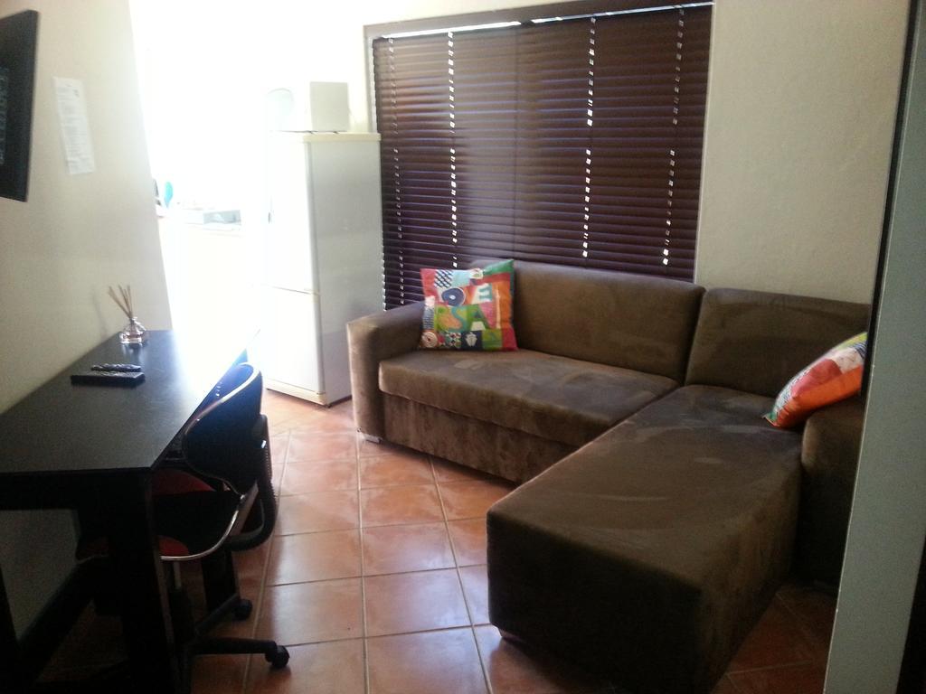 Private Apartments & Biz Stays Pretoria-Noord Esterno foto
