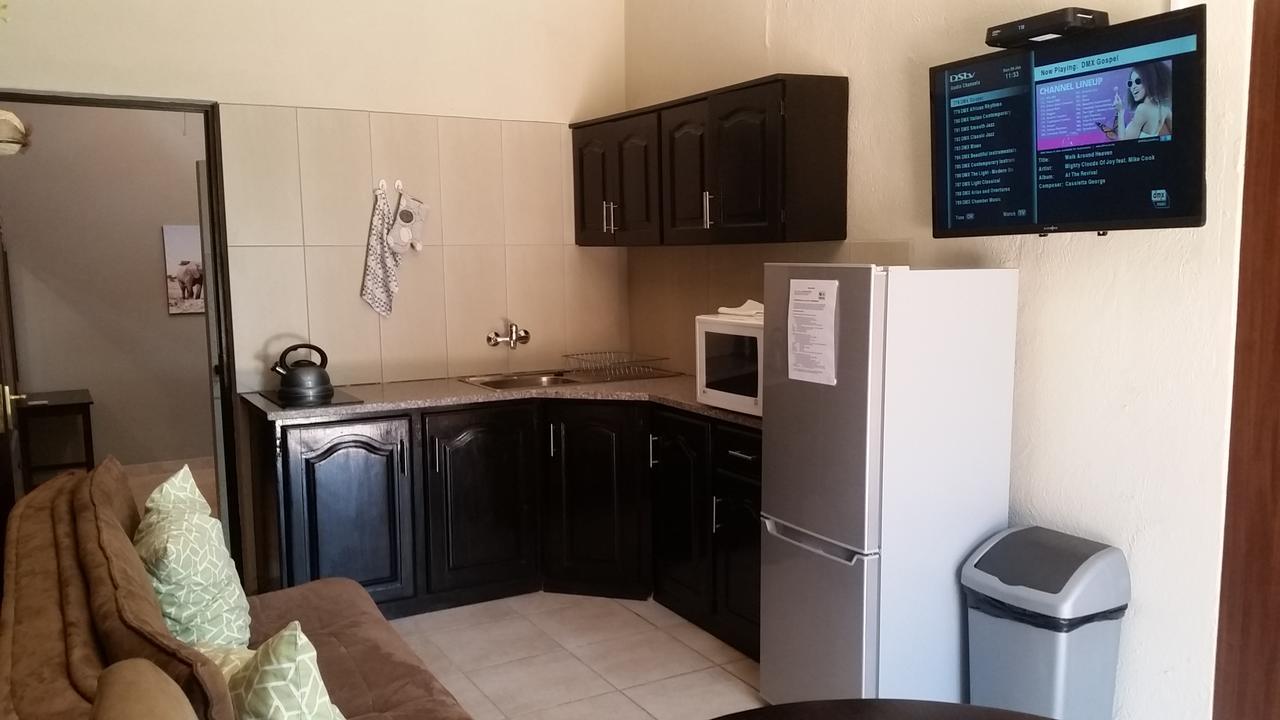 Private Apartments & Biz Stays Pretoria-Noord Esterno foto