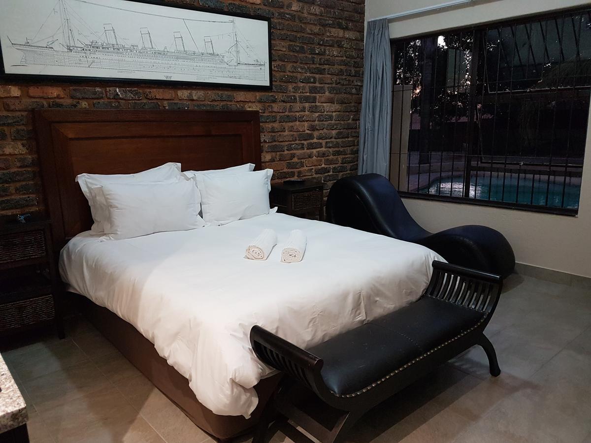 Private Apartments & Biz Stays Pretoria-Noord Esterno foto