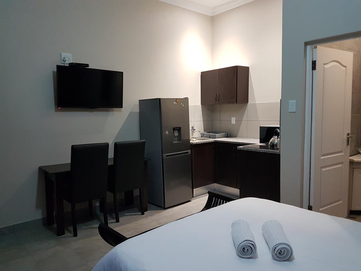 Private Apartments & Biz Stays Pretoria-Noord Esterno foto