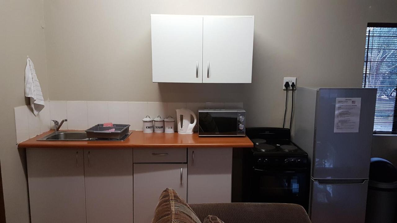 Private Apartments & Biz Stays Pretoria-Noord Esterno foto