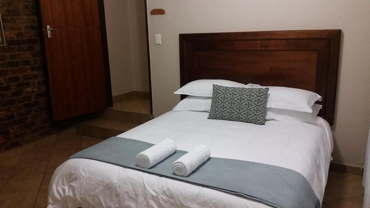 Private Apartments & Biz Stays Pretoria-Noord Esterno foto